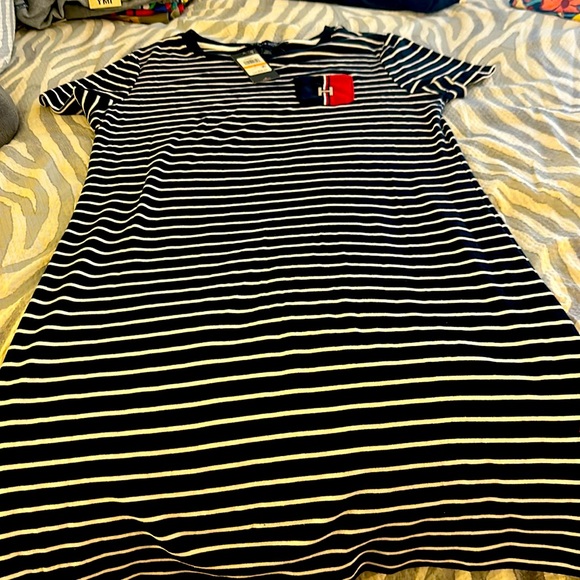 Dress - Picture 1 of 3